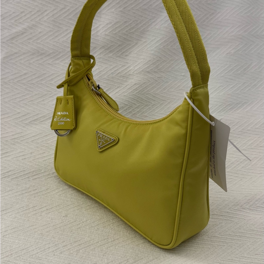 Prada re-edition 2000 re-nylon pineapple yellow Shoulder - Picture 4 of 5